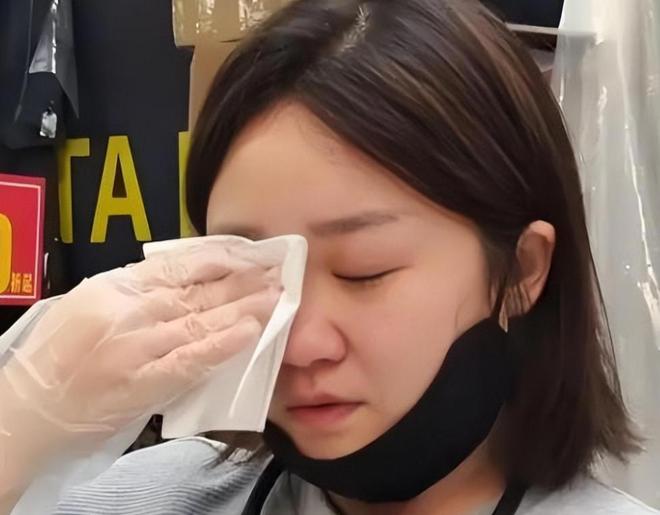 近况曝光！摆摊卖甜品想踏出重生第一步麻将胡了2试玩“重庆姐弟坠亡案”妈妈(图1)