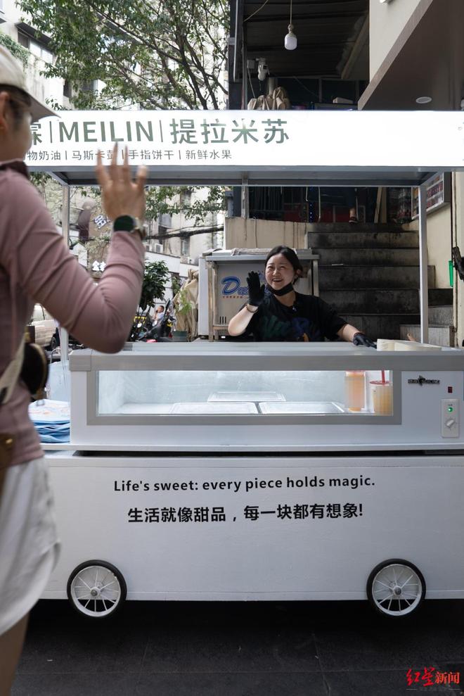 近况曝光！摆摊卖甜品想踏出重生第一步麻将胡了2试玩“重庆姐弟坠亡案”妈妈(图9)